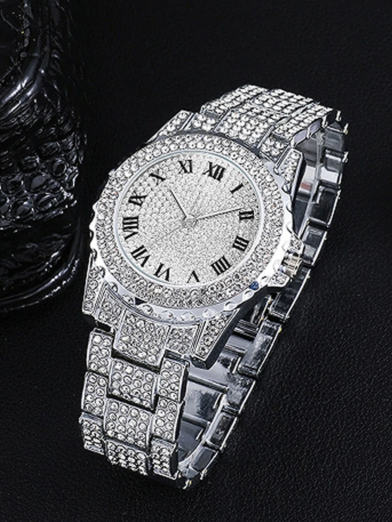 Star-studded stainless steel bracelet diamond-encrusted hip-hop men's watch with water crystal Roman numerals and date display